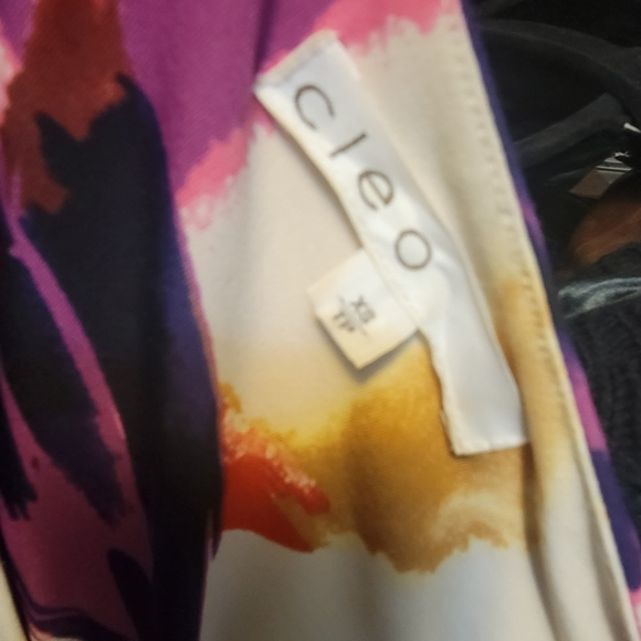 form fitting dress - Picture 3 of 3